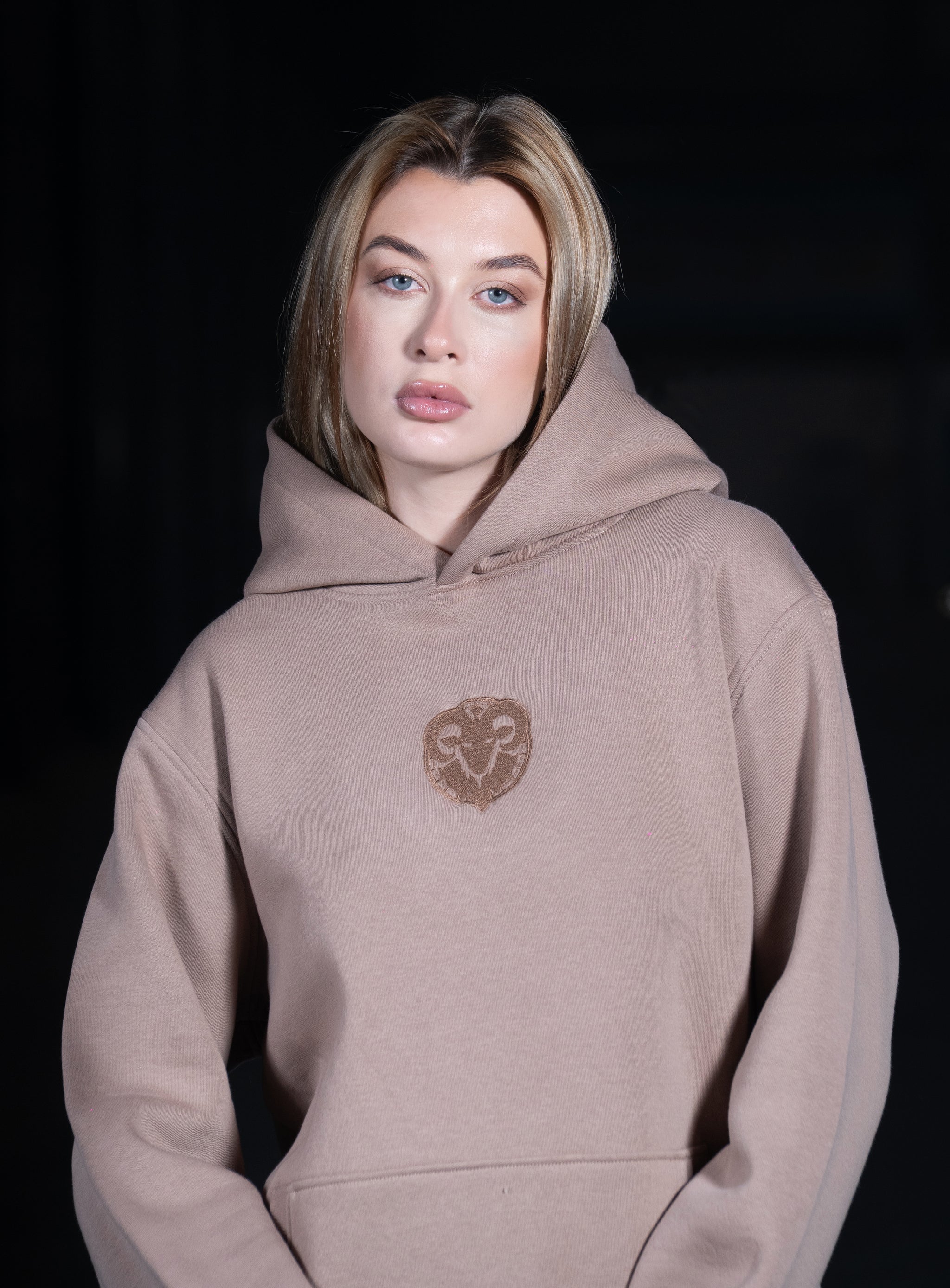 HERITAGE ESSENTIAL HOODIE