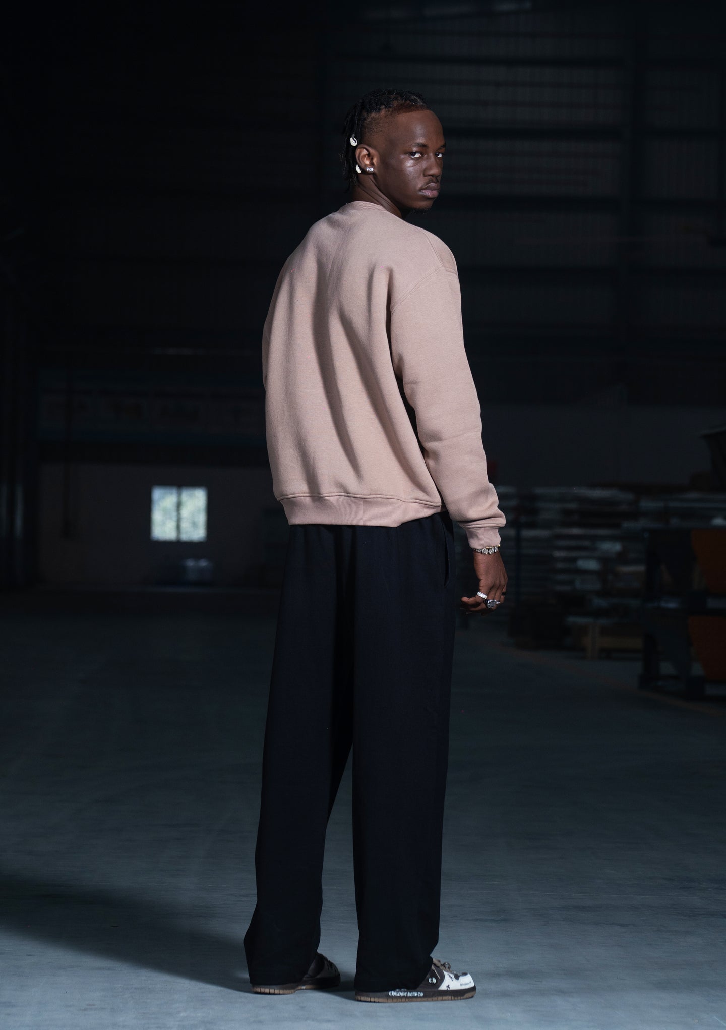 CLASSIC ESSENTIAL SWEATSHIRT