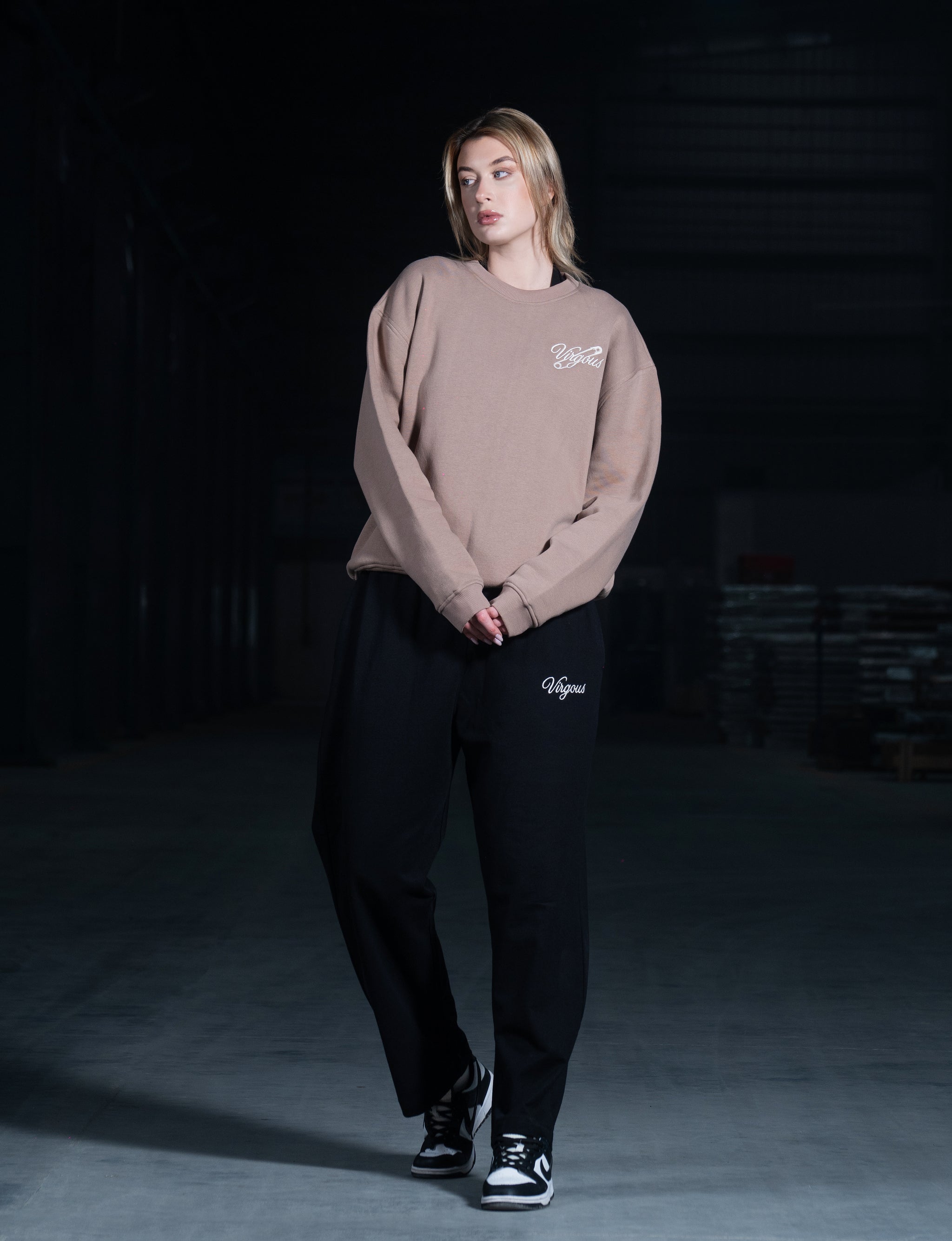 CLASSIC ESSENTIAL SWEATSHIRT