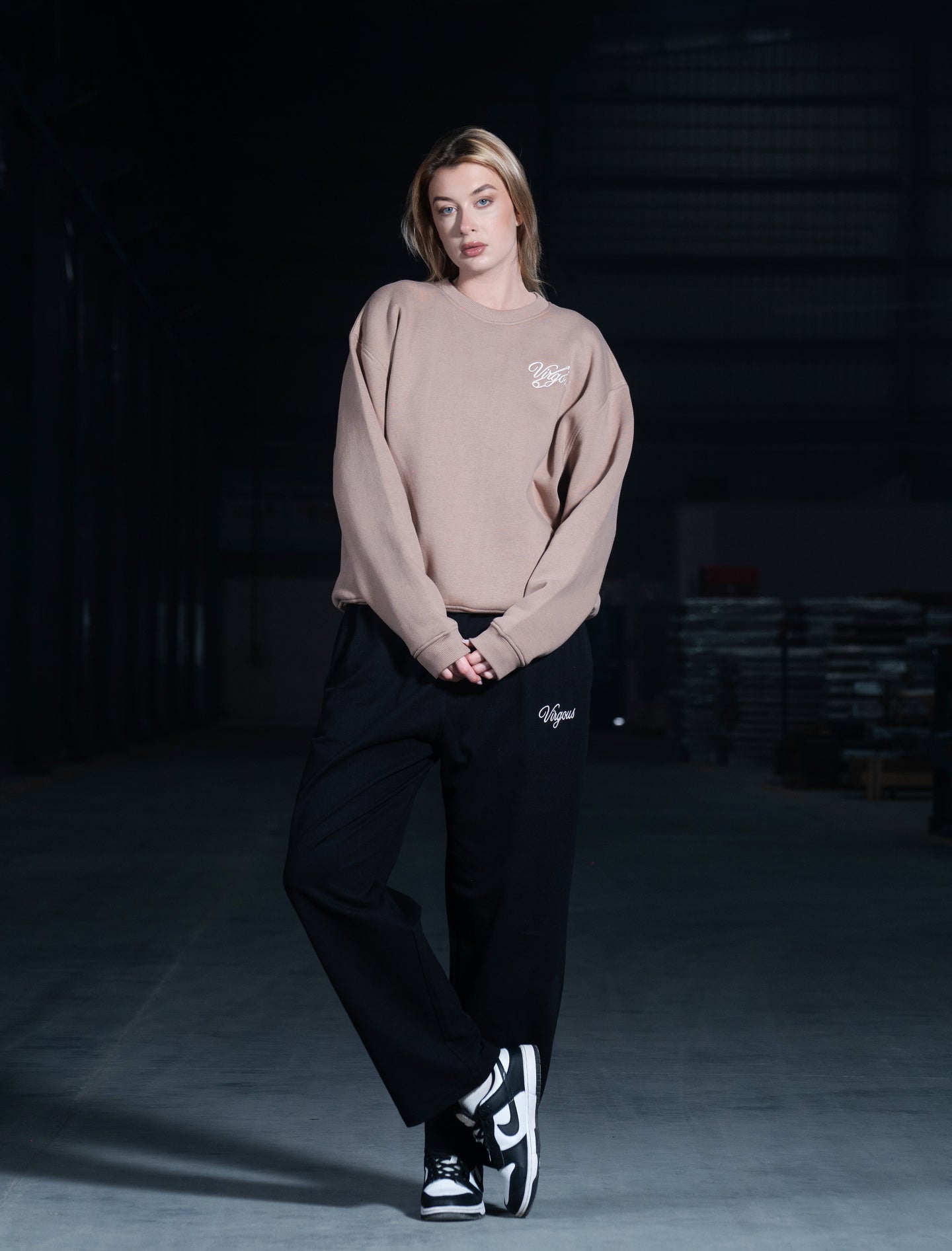 CLASSIC ESSENTIAL SWEATSHIRT