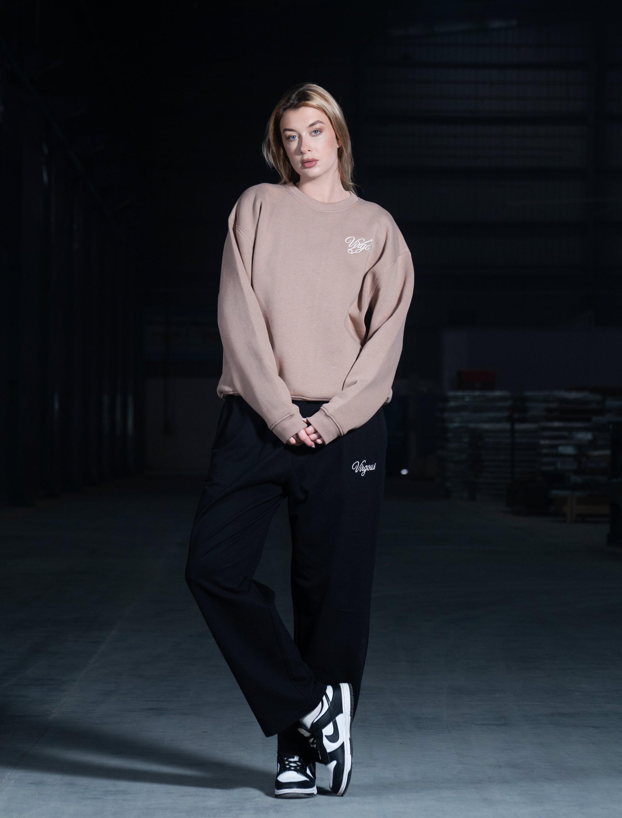 CLASSIC ESSENTIAL SWEATSHIRT