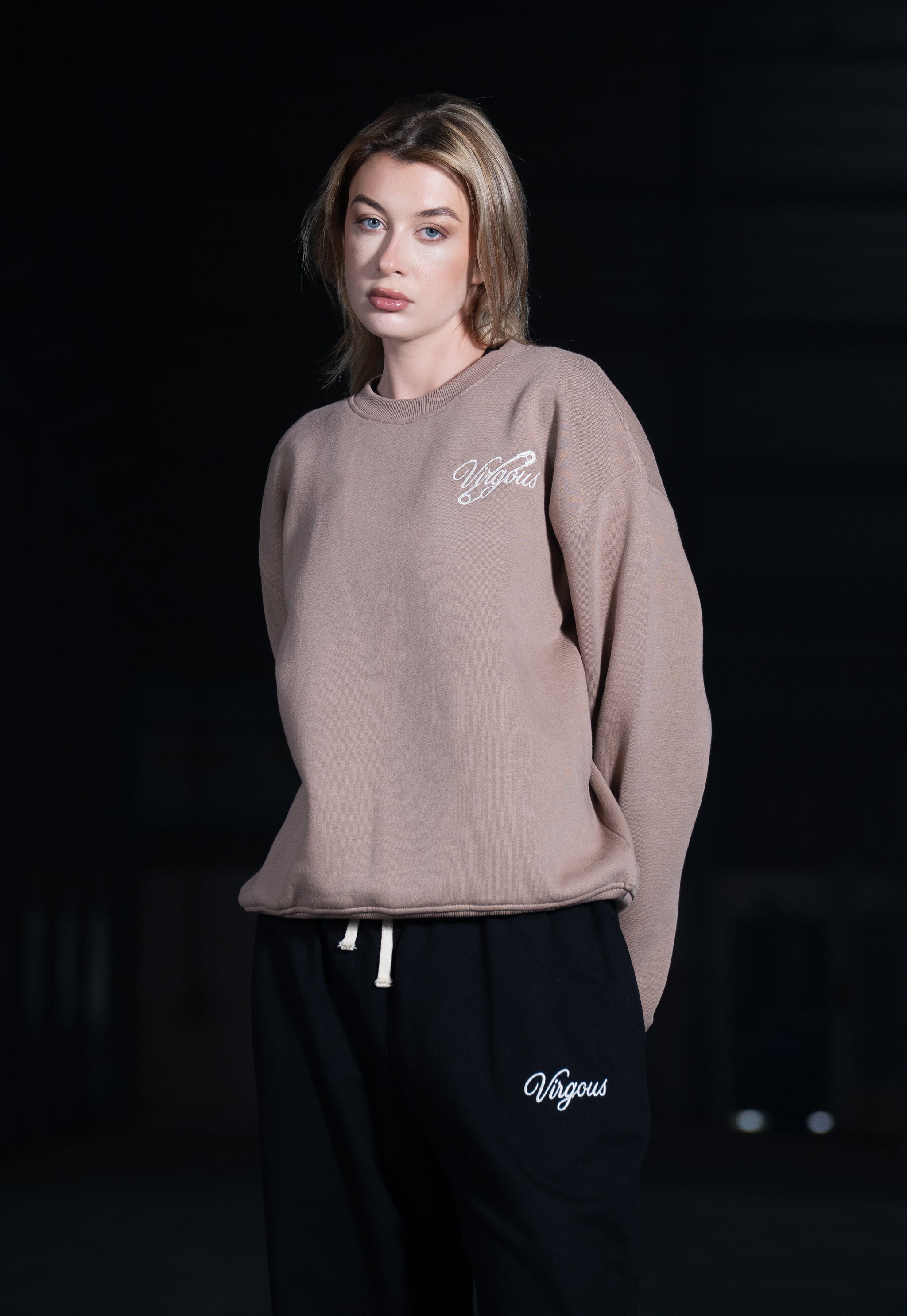 CLASSIC ESSENTIAL SWEATSHIRT