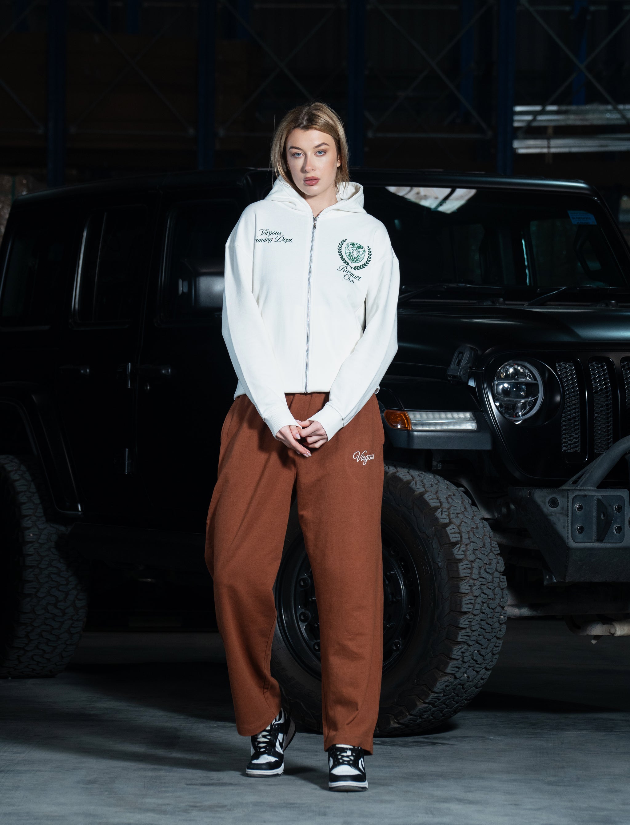 RACQUET CLUB ZIPPER HOODIE.